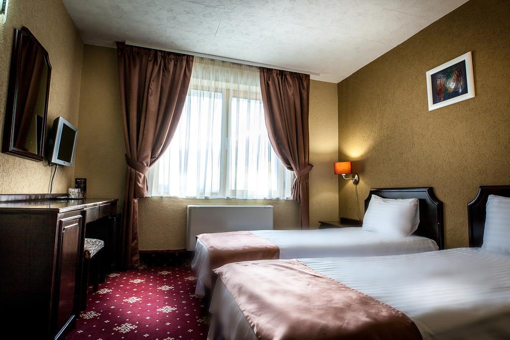 Târgu-Mureş Hotel Ciao מראה חיצוני תמונה
